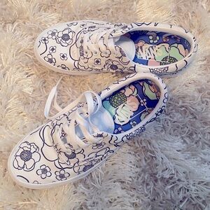 VANS U Color Women’s size 6